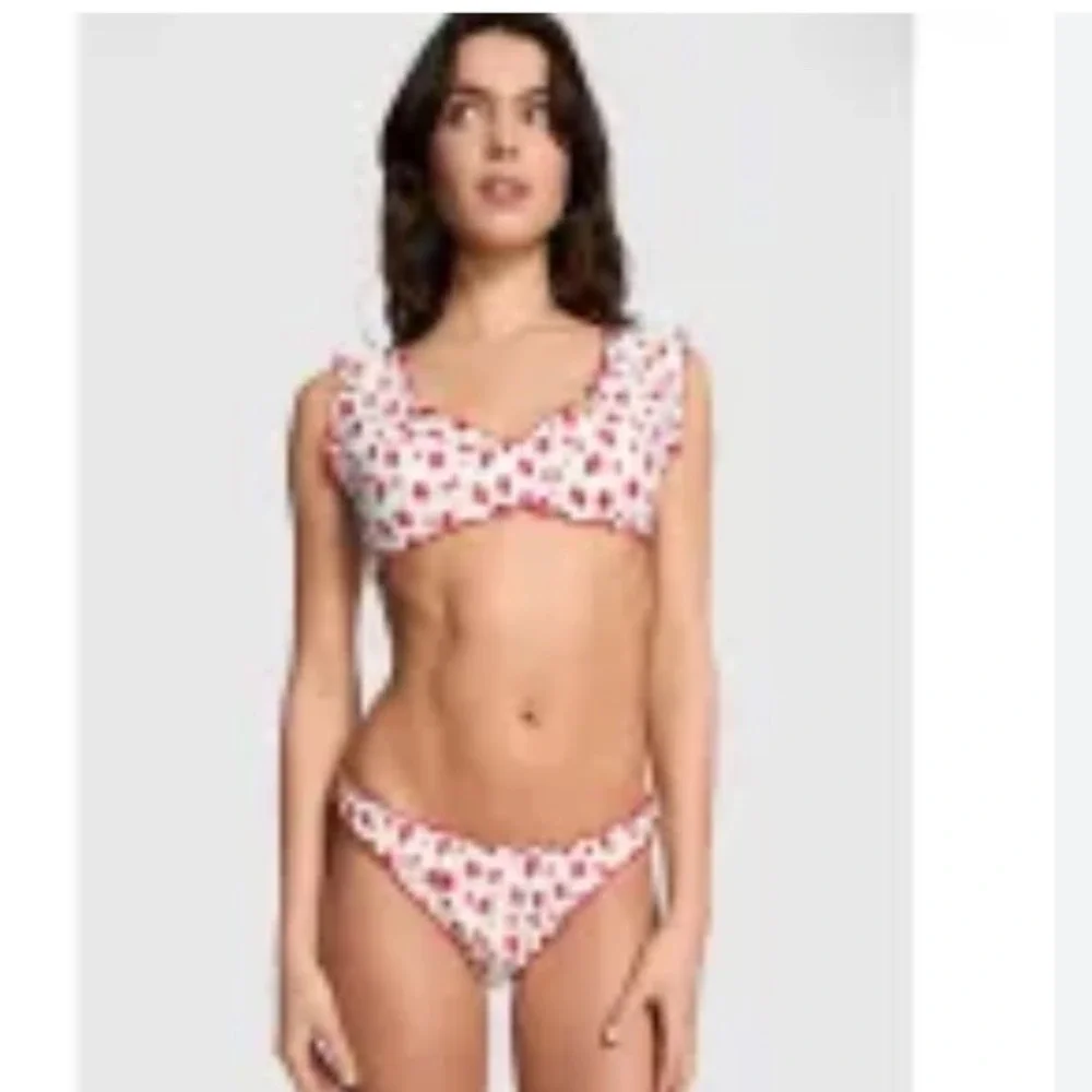 Frankie's Bikinis Hudson Bathing Suit Top Victoria's Secret‎ Size Medium NWT